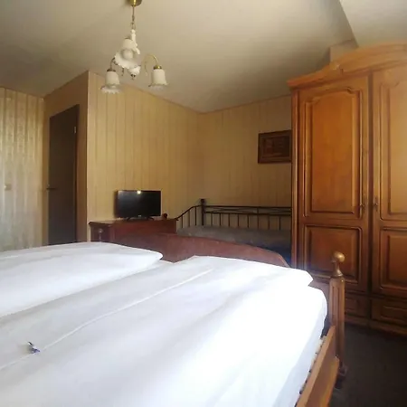 Hotel Schwarzer Adler 2*