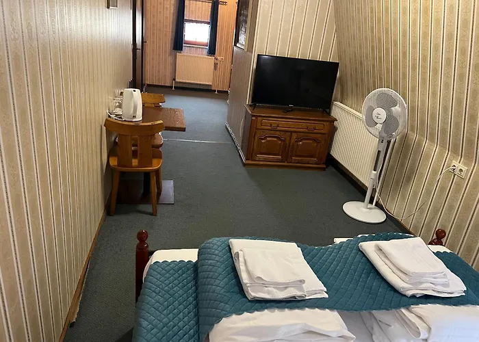 Schwarzer Adler 酒店 罗滕堡