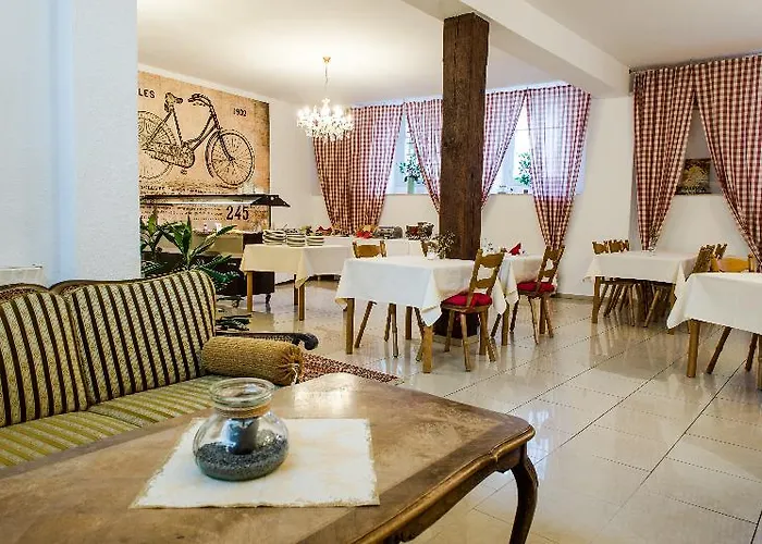 酒店 Schwarzer Adler 3*