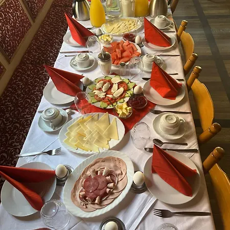 Schwarzer Adler