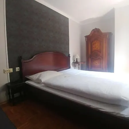 Schwarzer Adler 3* Ρότενμπουργκ (Τάουμπερ)